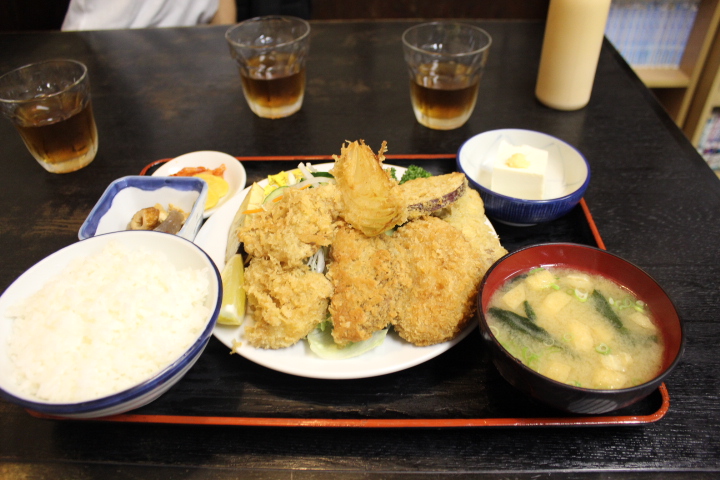 ミックスフライ定食