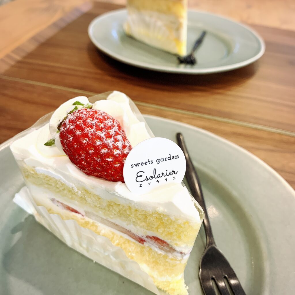 ケーキ屋　エソラリエ　イチゴショートケーキ